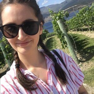 Meet your Posher, Marina